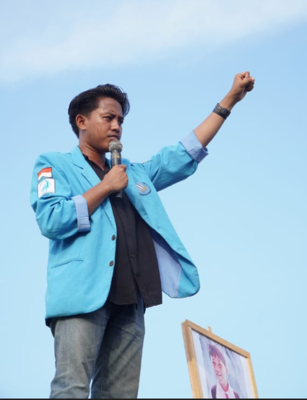 Screenshot_2025-12-29-12-51-55-035_com.whatsapp.w4b-edit