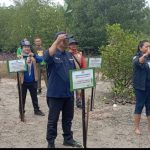KOLABORASI KAGAMA DAN KKMD BABEL, FERY AFRIYANTO PIMPIN LANGSUNG AKSI NYATA PENANAMAN MANGROVE